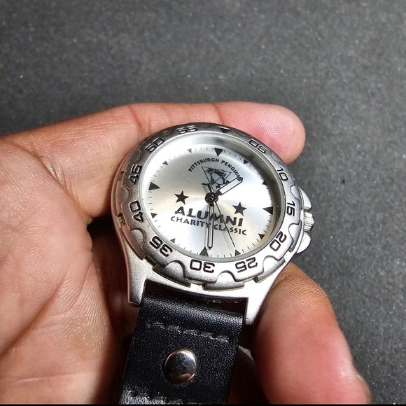 Sweda pittsburgh penguins Clip on quartz watch silver tone - Picture 6 of 8